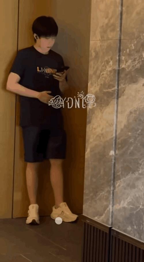 咱们这一点也不能将就的中国胃呀[我想静静]感觉他们和我一样，出门在外，住宿差点没