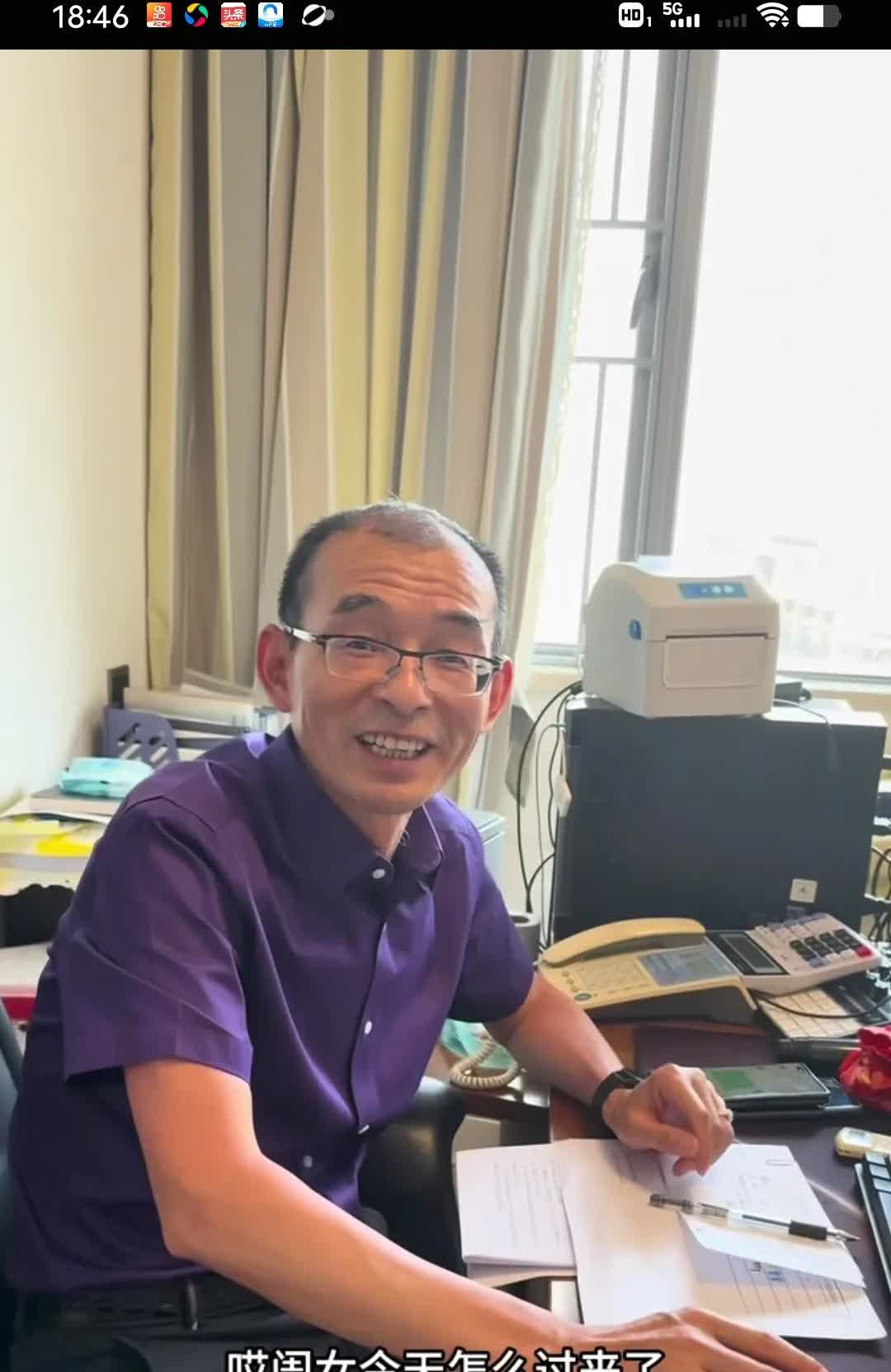 果然，昨天老谢一露面，又捅了马蜂窝了，我就说他不适合在镜头前张嘴说话，甚至暂时不