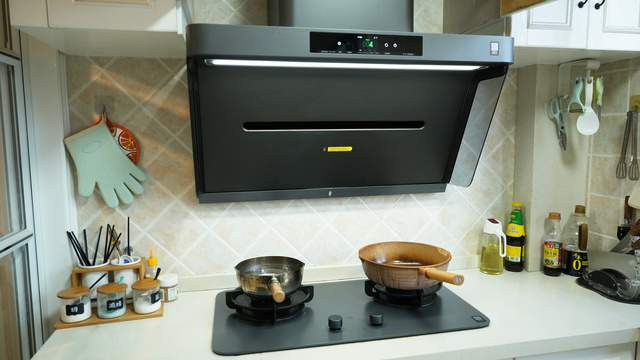 米家净烟机Pro深度测评：爆炒干辣椒，还带燃气检测，开放式刚需？