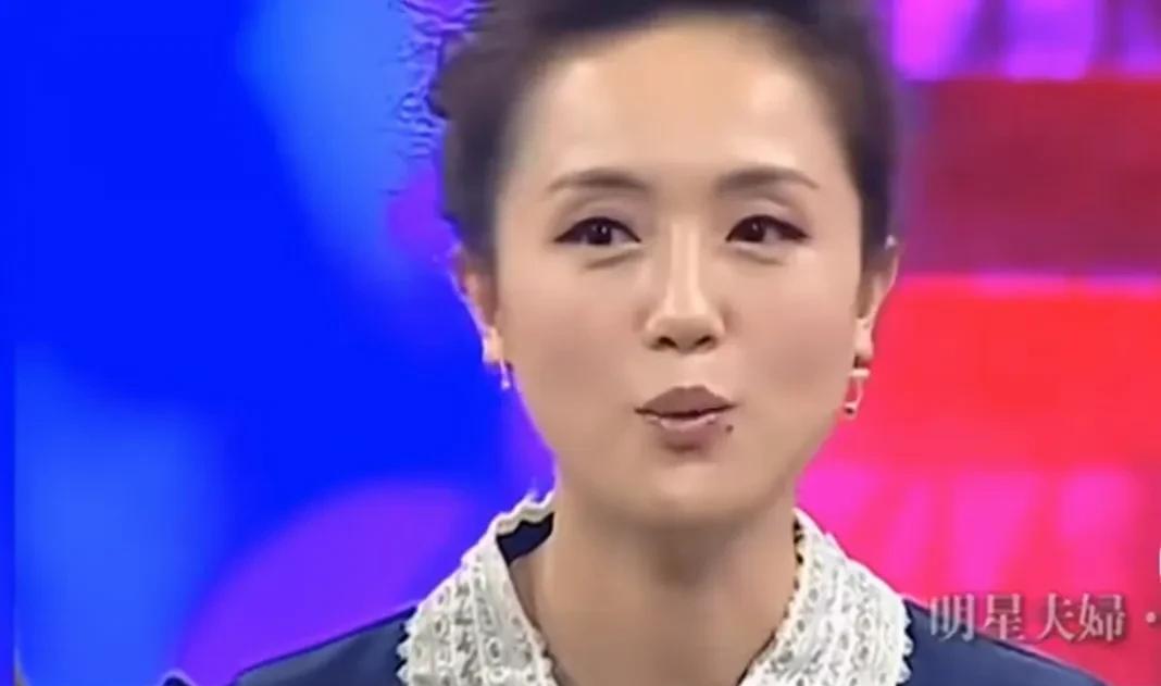 演员朱媛媛说：“说实话，我很介意辛柏青拍吻戏，时间长了吧，我就特别了解他会喜欢什