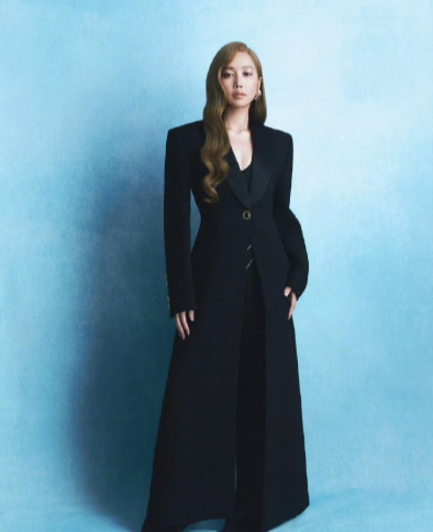 本就惊艳的舞台魅力，加上清冷美艳的压迫感，A-Lin舞台杀疯了 ​​​