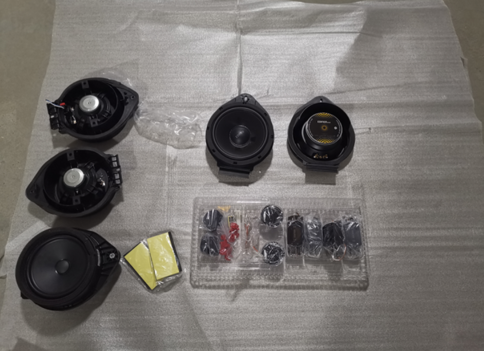 威朗progs原车喇叭更换及油耗分享
原车虽然六喇叭，但高音和低音听着感受不是很