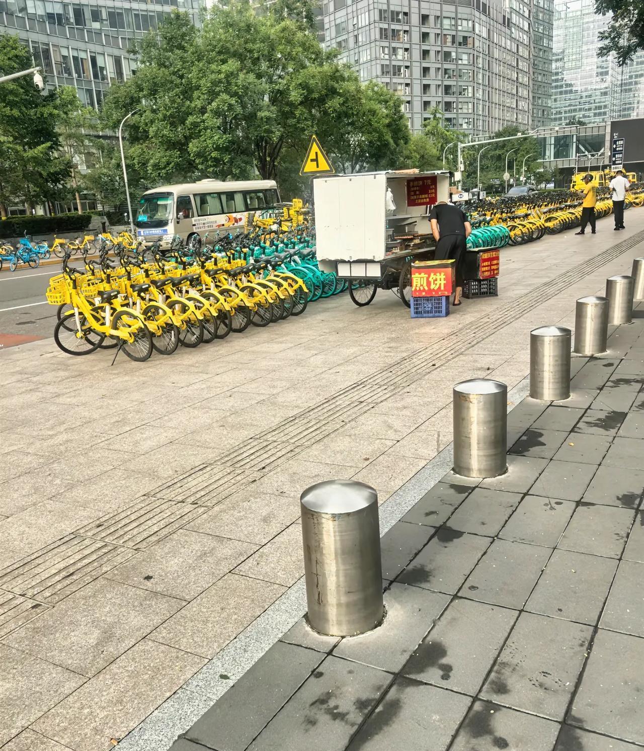 北京的物价是真贵，一份素小面28，我真穷！
来北京出差，虽然有出差补贴，但是物价