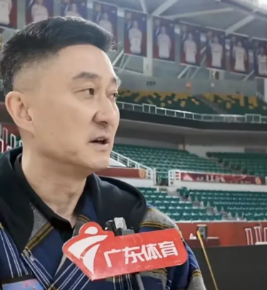 杜锋谈今晚对山西队的比赛

广东队主教练杜锋在踩场训练现场，接受了广体记者的采访