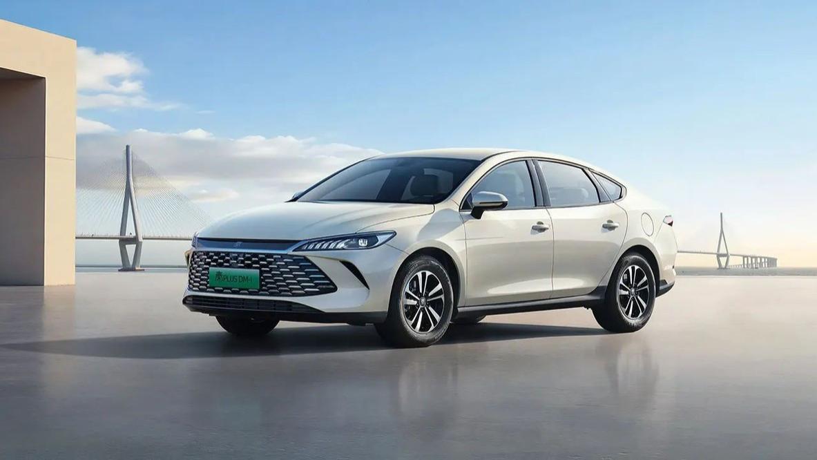 7万入手新能源家轿 吉利银河星耀6与比亚迪秦PLUS怎么选？