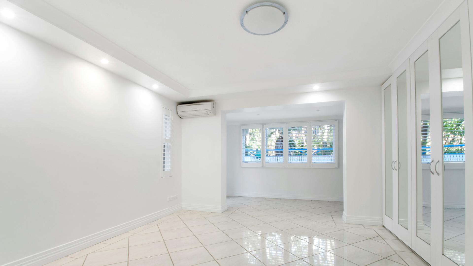 空调开26℃，为啥吹出酸脚丫味？ 3步自查