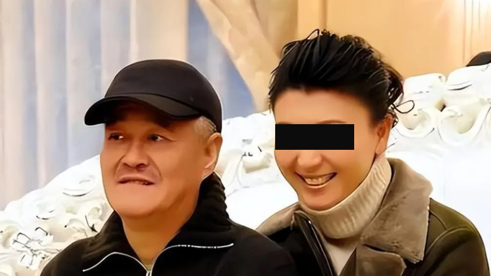 闫学晶风波发酵10天后，多人被牵连，赵本山曾告诉她不要太飘