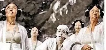2011年，《西游记降魔篇》选角，周星驰要找“4个奇丑无比的老太太”。

这个消