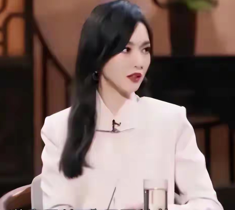 婚变传闻后，罗晋携任素汐与母亲去祈福，放下的心再次悬了起来