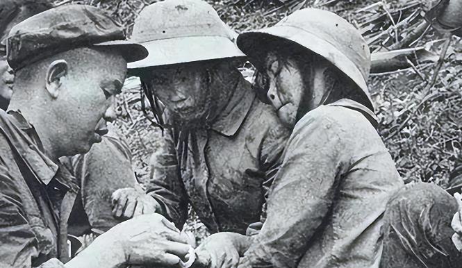 1979年，越南女兵混入我军队伍，并使用了很多阴险手段。为了识别这些女兵，有人提