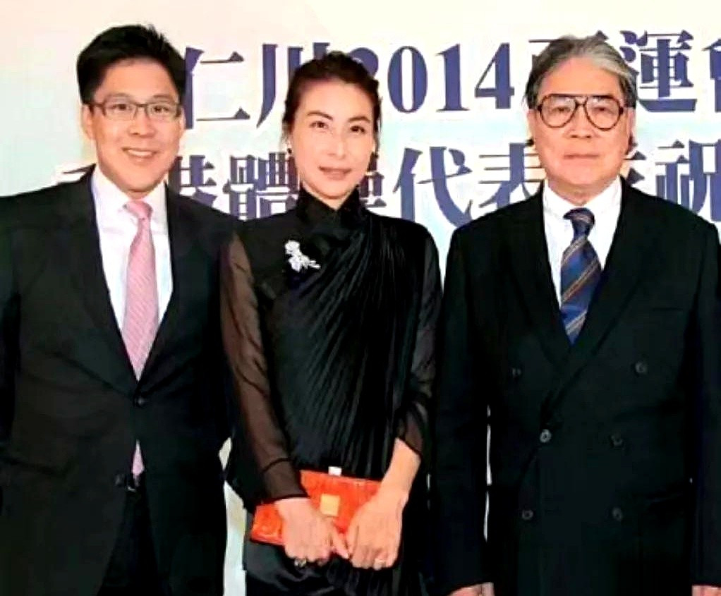 郭晶晶育儿规矩全家遵守











霍家老爷子偷偷带孙子去迪士尼，结果