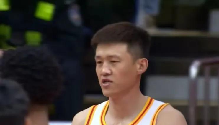 #cba# 还要靠老将啊，周鹏发威，直接逆转江苏17分。
深圳面对江苏队，本场上