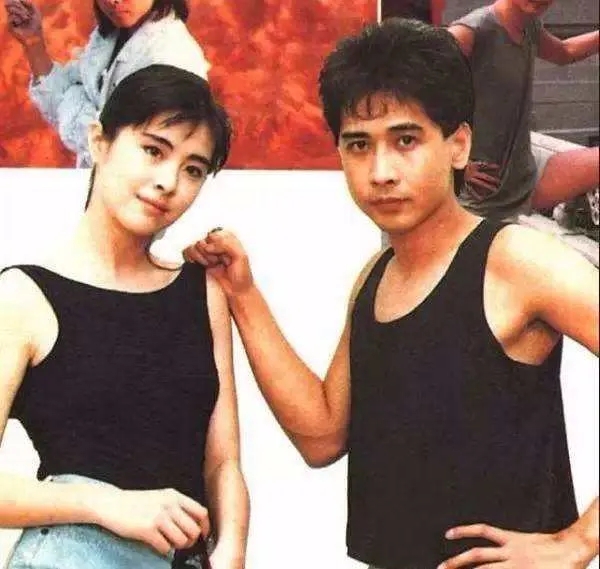 齐秦说，

我曾向祖贤求婚，

也许当时她已经没有了结婚的冲动，

也许是我打高