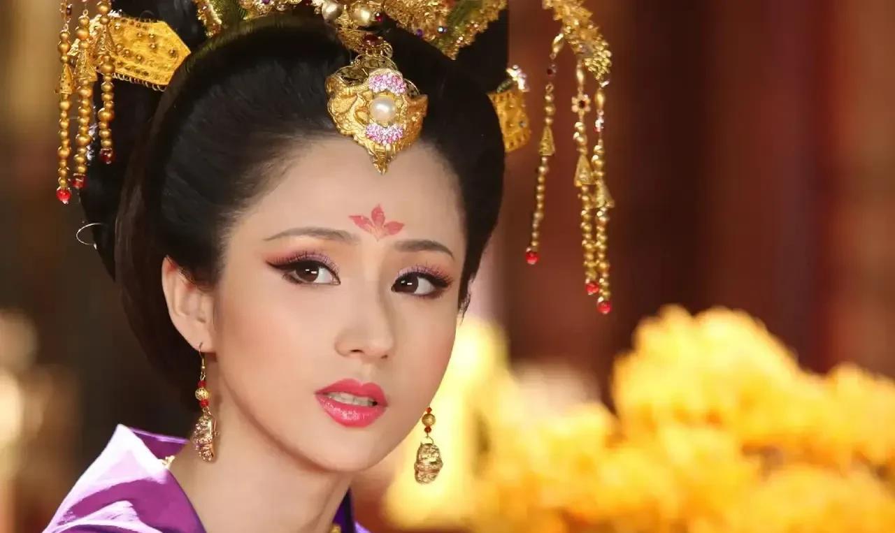 谁能明白杨广内心的不甘？本该是自己的女人，却被迫伺候年老的父皇！当年，杨广率50
