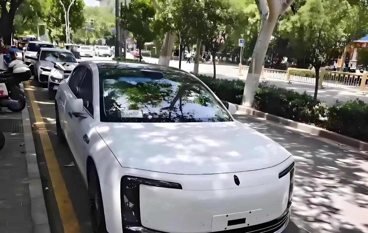 白色的尊界，你觉得好看吗？