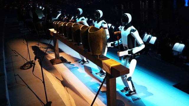 第十五届全运会开幕式：千年青铜铿锵奏响，智能机器人共舞湾区