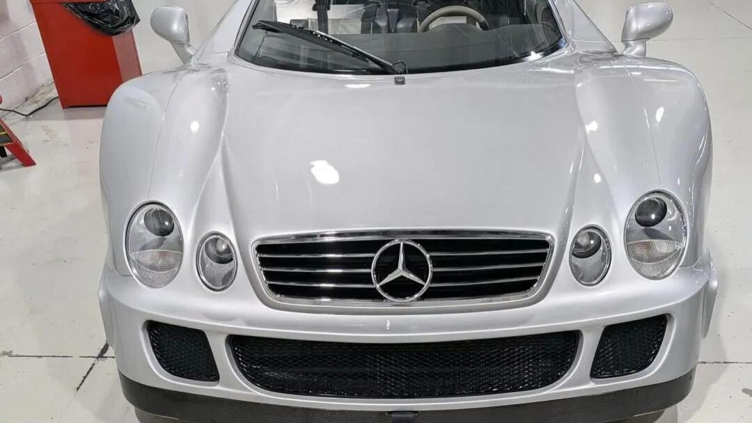 FBI查获一台价值1300万美元的梅赛德斯-奔驰CLK-GTR Roadster