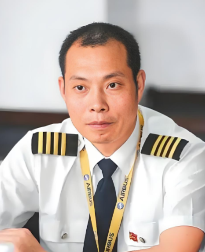 2018年，英雄机长刘传建拯救上百个生命，被川航奖励500万元，然而，她的妻子却