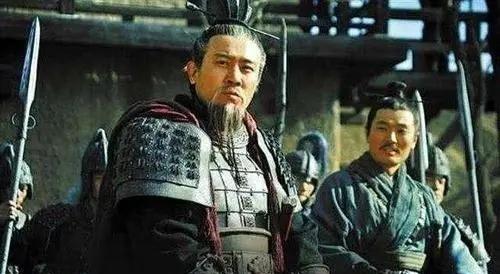 公元227年，蜀汉丞相诸葛亮平定南蛮叛乱之后，出师北伐，临行之前，上《出师表》勉