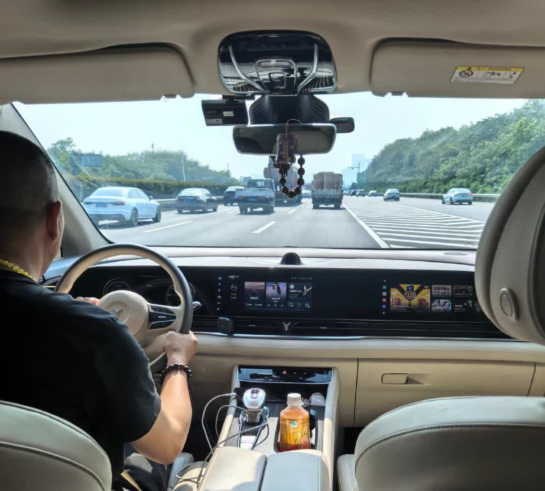 问界M8大定8万这个成绩可以预见，但是新问界M9大定6万这个成绩是没有预料到的，