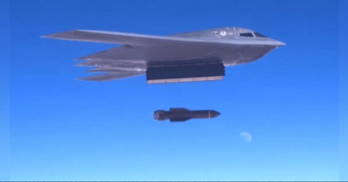 B-2伊朗实战“震撼世人”，但轰-20要学B-2就坏了

美军使用B-2轰炸机首