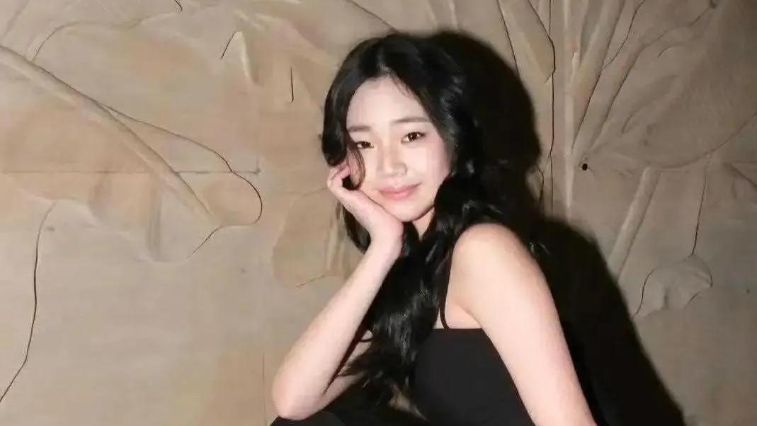 看小S家许老三的打扮，13岁的她过于早熟，怀疑许雅筠是假富豪？