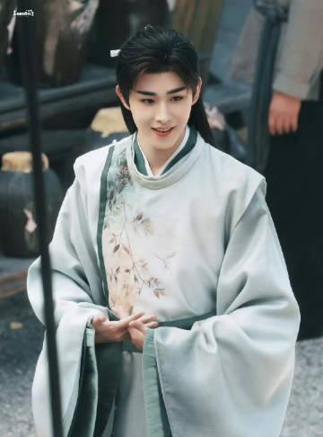 #云秀行备案了#
期待田嘉瑞饰演的颜绛，盼早日见面