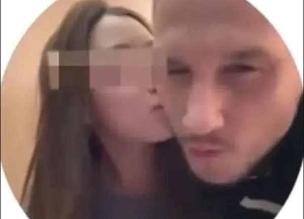 听说胡锡进此人二度发文了，为李某某打抱不平了。
我怀疑胡锡进是分裂我国舆论场的
