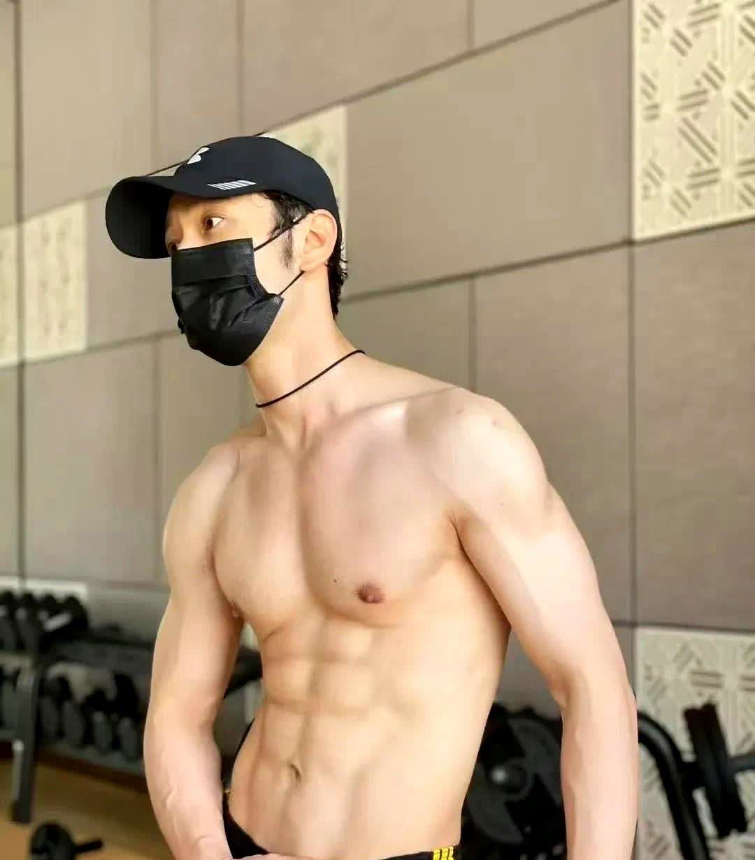 什么你告诉我这是47岁的黄晓明？

黄晓明这状态真是绝了，47岁还能把颜值和