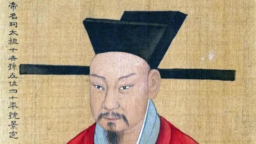 宋理宗入宫后便接受理学教育，其即位后逐步推崇理学