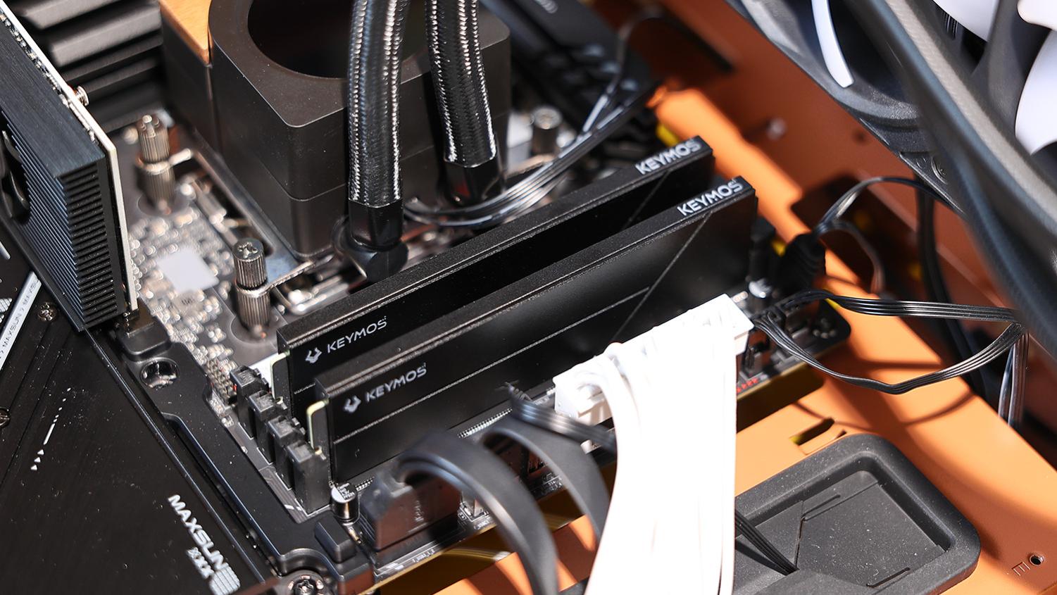 手慢无！科摩思承影机甲DDR5内存库存告急，抢到就是赚到