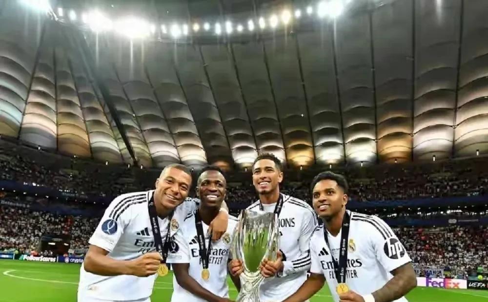 皇家马德里主力球员薪资和进球对比；
1、姆巴佩，3125万欧元，打进31球；
2