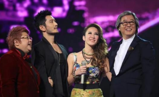 韩红，不接受事实！
 
7月6日，韩红再度登上热搜，这次不是因为回应被举报做假慈