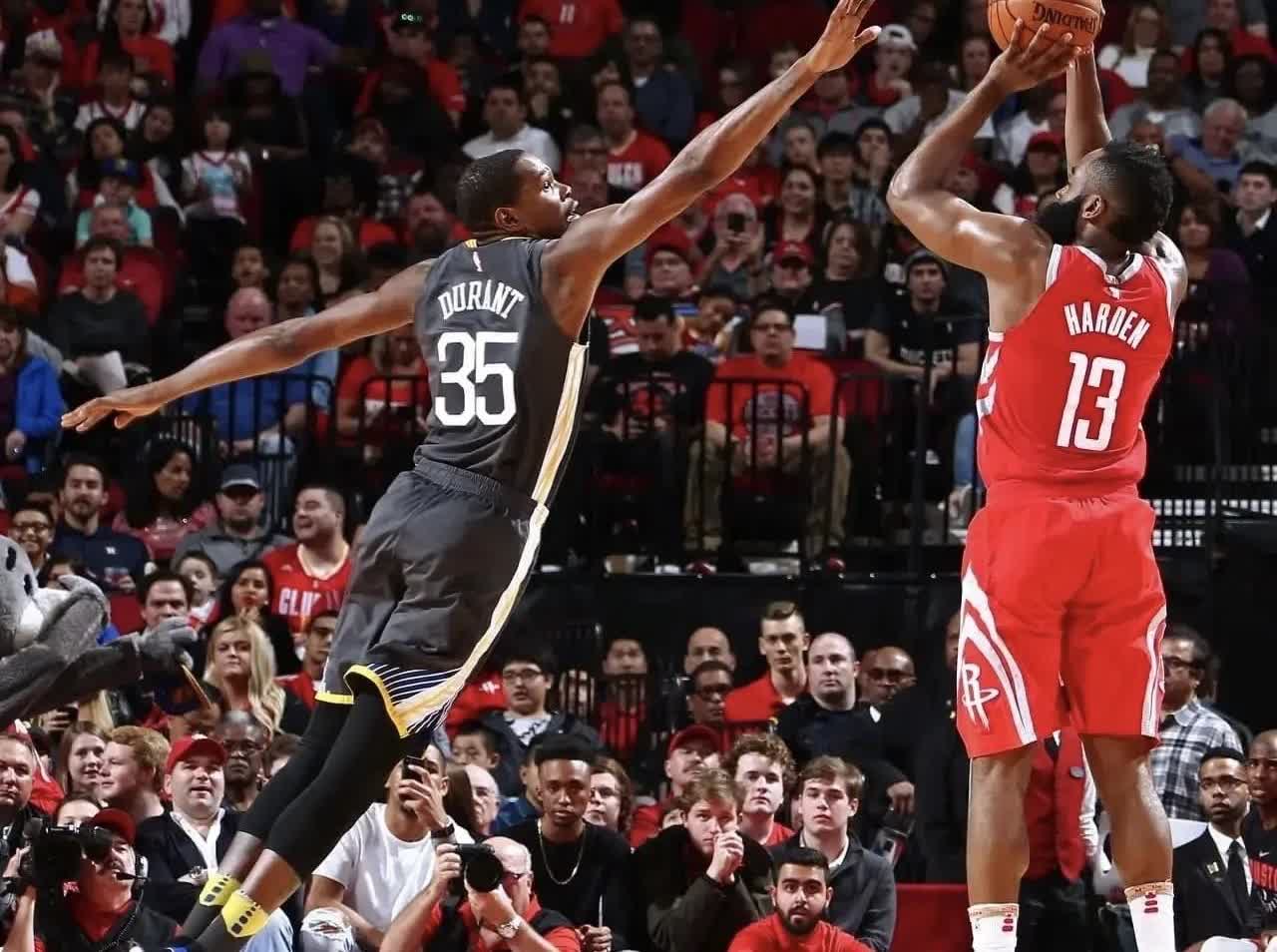 火箭纠结啊

保罗签约快船，火箭队记Bradeaux发推写道：“支持杜兰特对