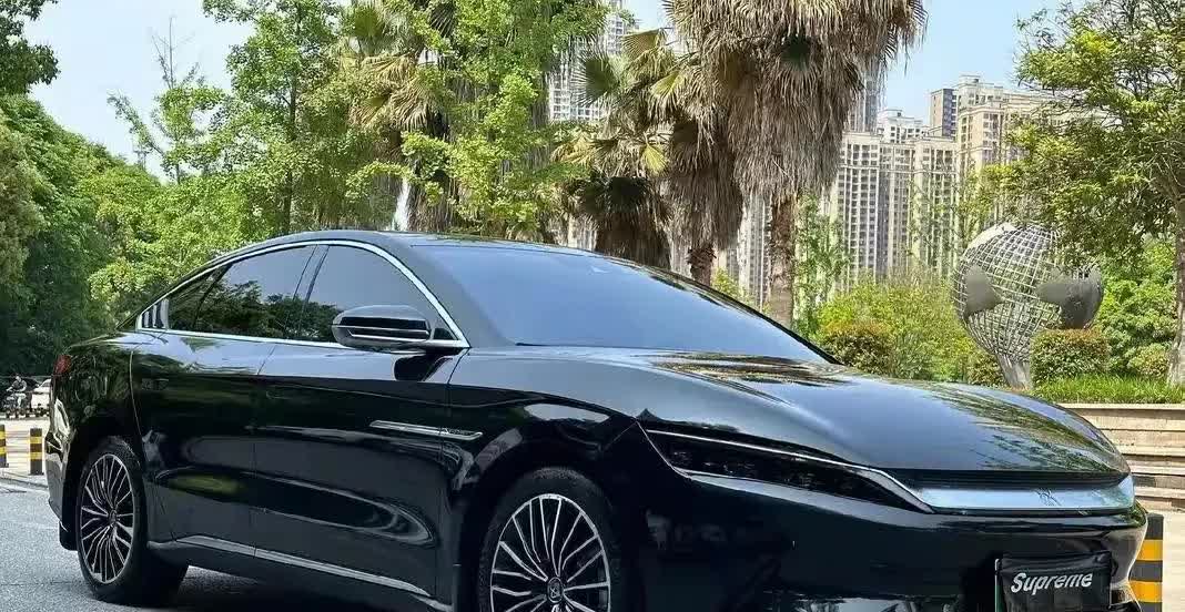 真别犟，开惯了电车，真不想再开油车了，什么彩电冰箱大沙发对我来说都无感，内饰说得