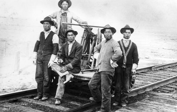 一位美籍越南人，在谈到华人的时候说道“自己发现80年代，90年代，移民美国的这一