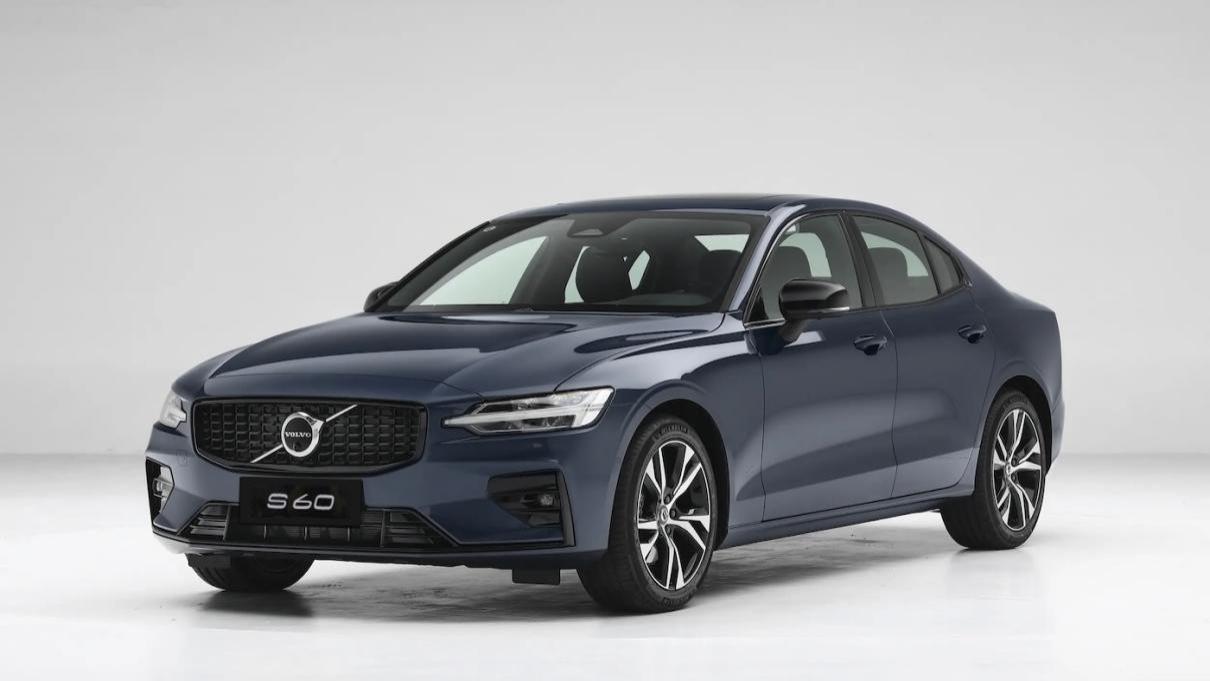 马年换新车，沃尔沃S60与奥迪A4L，谁能保持高标准？