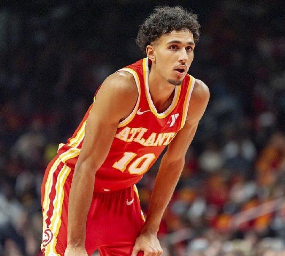 Brett Siegel: 独行侠与老鹰已就安东尼-戴维斯的交易事宜展开商讨，老