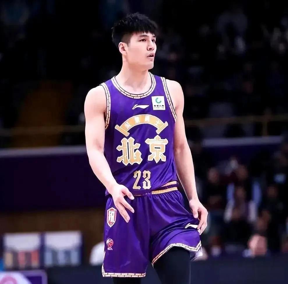 CBA越来越职业了！北控天津极限三换三
CBA以前都是交易球员，今年夏天竟然出现