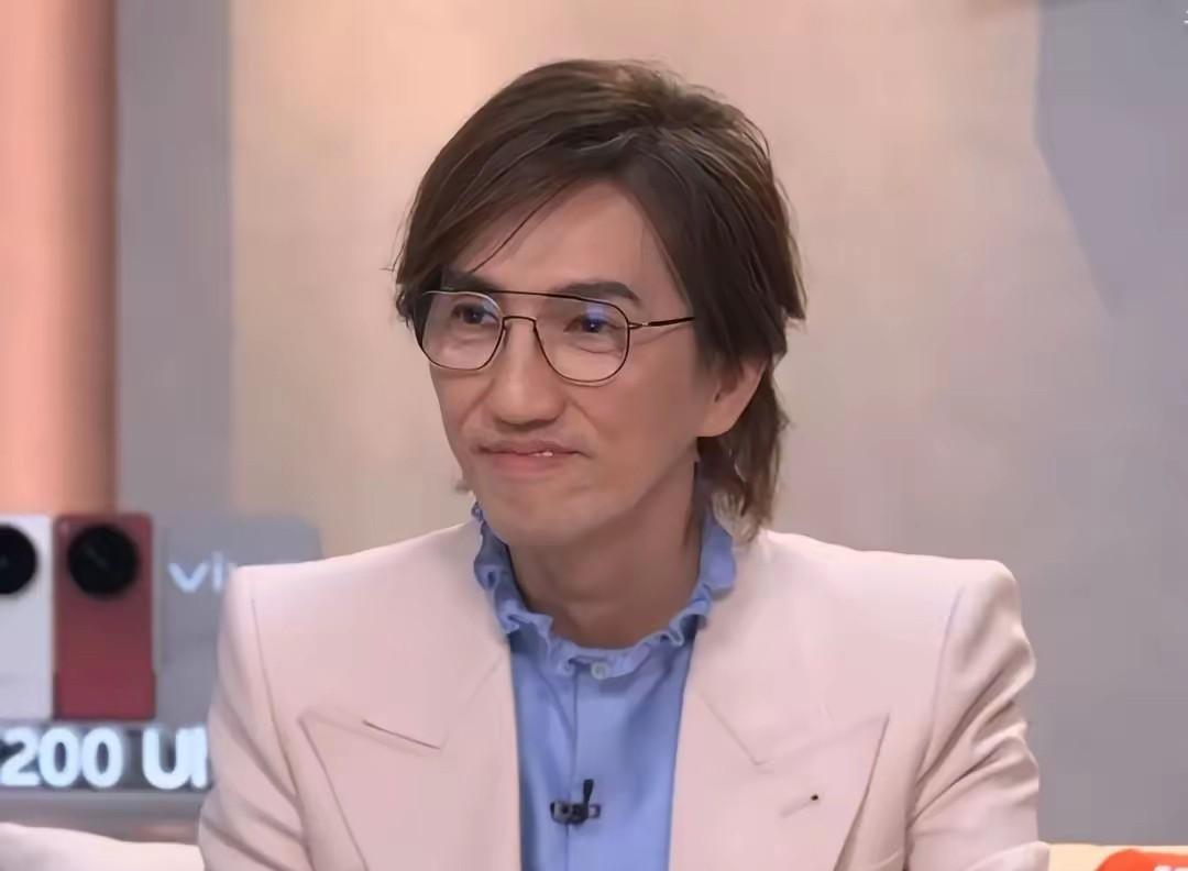林志炫第一场就被淘汰，这个一点都不意外。
现在是流量年代，看看香港那个“顶流”，