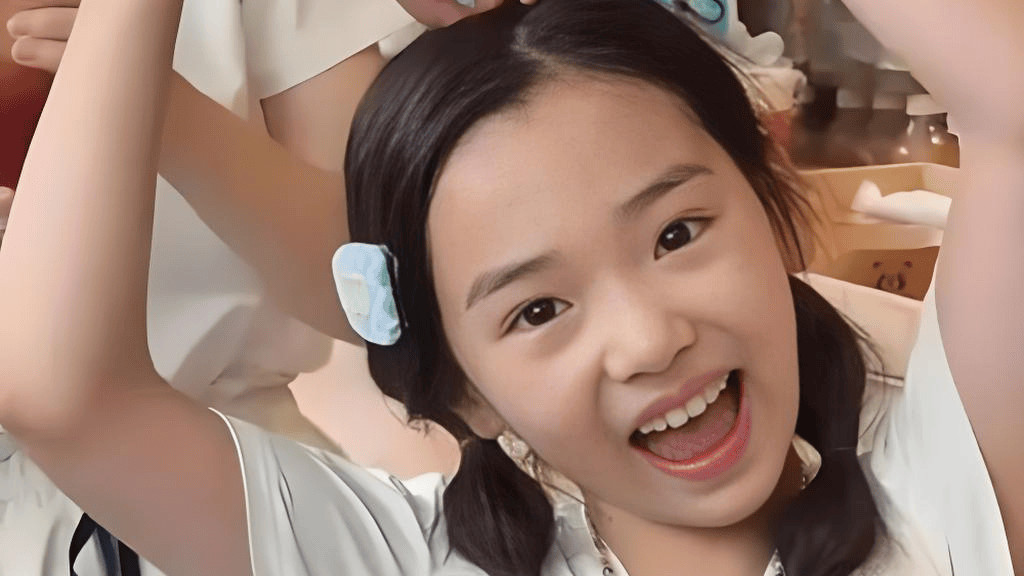 董璇女儿小酒窝太懂事！主动提出对张维伊改口，细节里藏满暖心