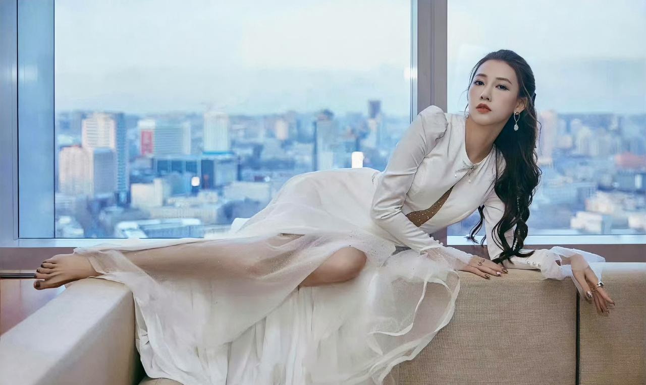 弦子，169cm，人美歌甜。