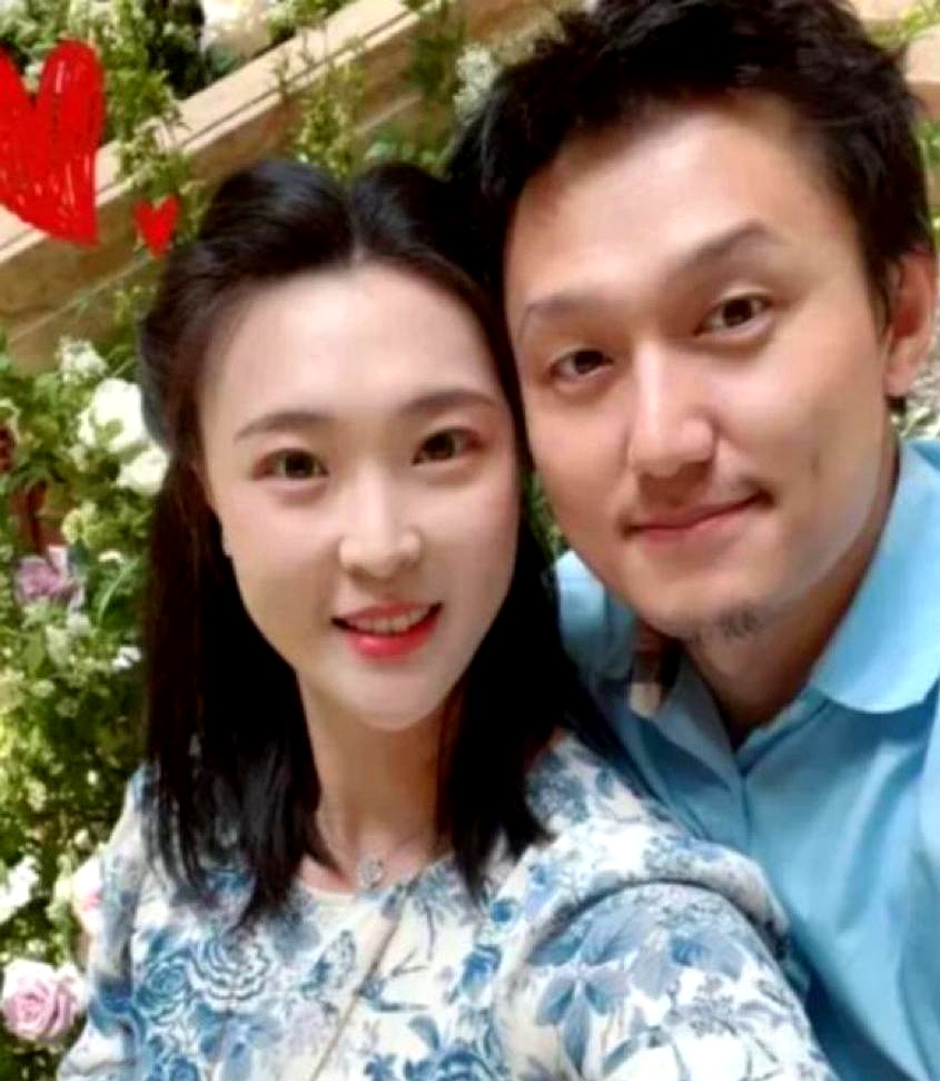 女排队长，嫁给北大高材生，这剧本，怎么看都像偶像剧。婚后没动静，去医院一查，问题