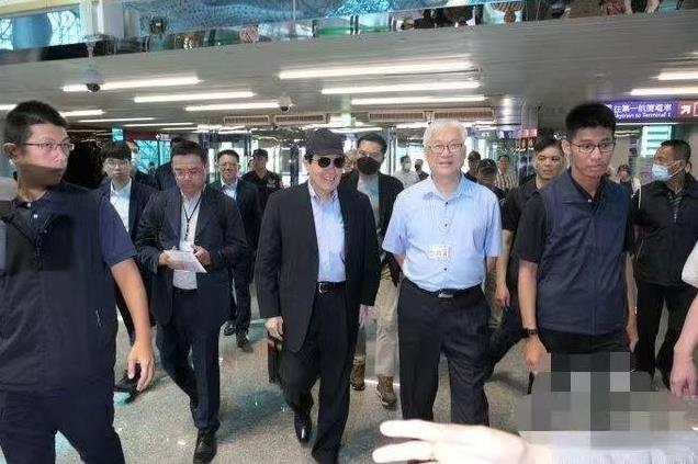 促进两岸民间更密切的交流！今天岛内政治人物抵达大陆，展开为期14天行程
6月14