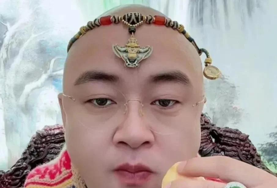 东方阿保平台消费达8亿，f/z抱上“大腿”开始导流！
            八
