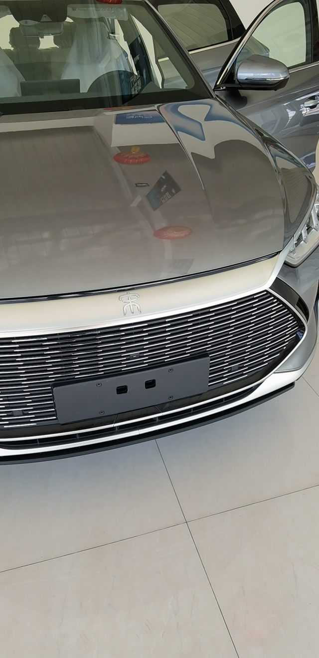 接近六个月的等待终于提车了
简单说下感受，等了六个月，顶配没货不想再等无奈提了低