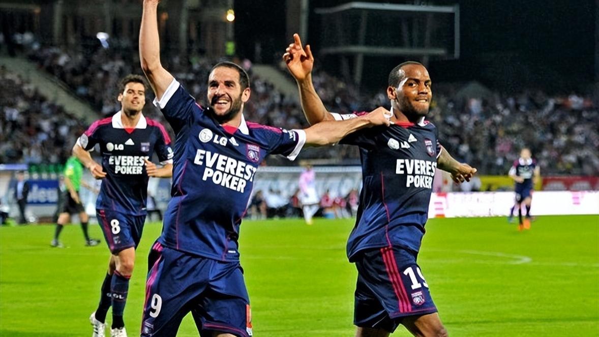 今日足球公推 强子足球推荐：全天42场比赛分析预测