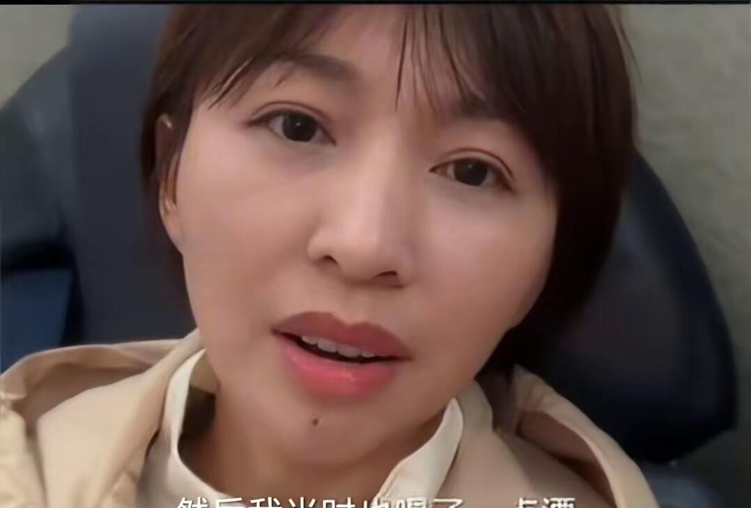离开了平台都是普通人，曾经的女神，现在看起来也是普通人一个。其实欧阳夏丹是有才华