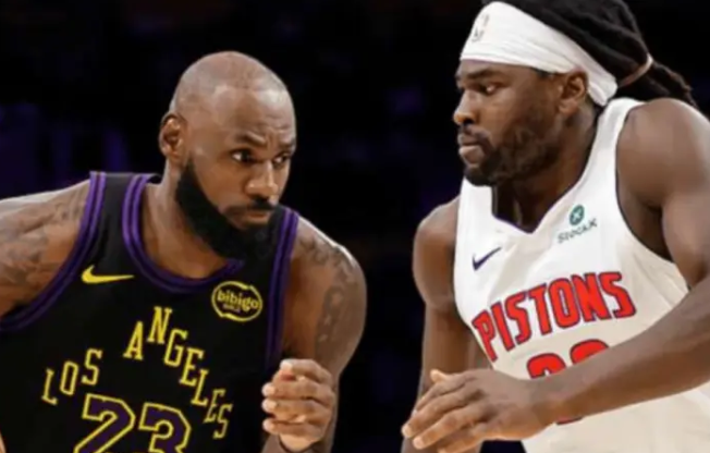 我觉得东契奇应该适当放权，老詹虽然可以打无球，但这样也是极大弱化了老詹的能力！