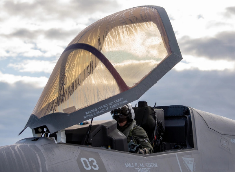 F-35B座舱盖锈水溢出，美军飞行员内心嘀咕：就这咋和歼35抗衡？

近日，美国